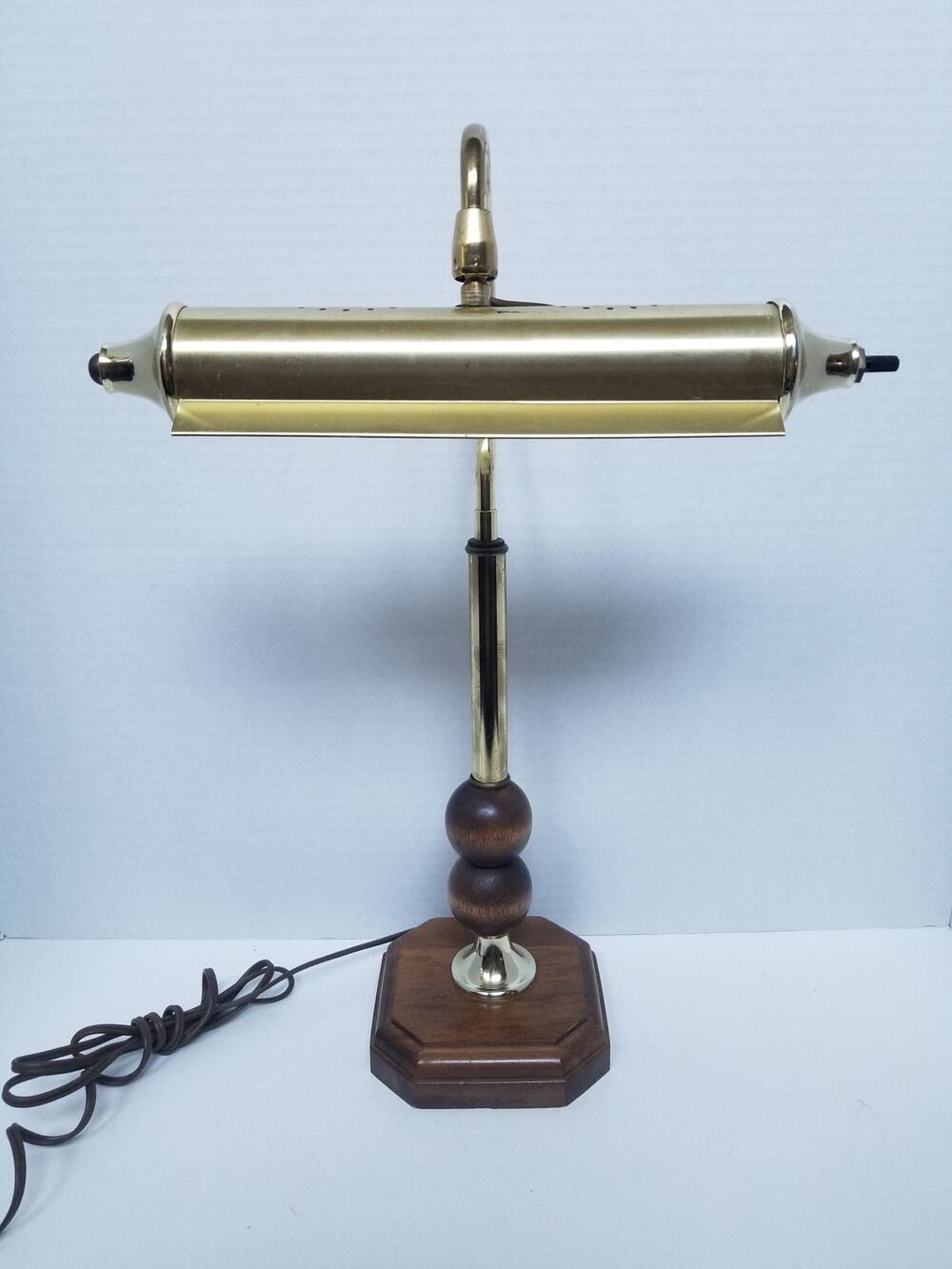 Vintage Min Century Brass and Wood Base Piano Bankers Underwriters Desk Lamp